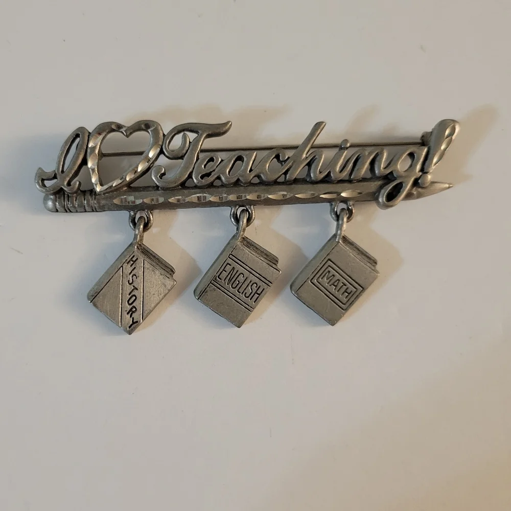 JJ I ♡ Teachers Bar Brooch Pewter